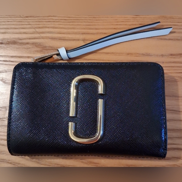 NWOT Marc Jacobs Snapshot Grey & Black Saffiano Leather Casual Everyday Wallet - Picture 1 of 12